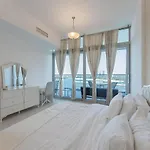 Holiday Apartment In Palm Jumeirah With Beach Access