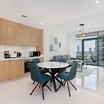 Beach Vista 1 - Beachfront Stunning - Full Sea Views