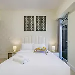 Livbnb Suites - Burj Khalifa View 2Br Spacious Apt