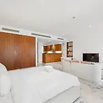 DHH - Spacious Studio, Central Park DIFC