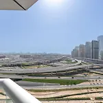 Spacious & Serene 2 Bedroom In Dubai Marina For 4