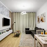First Class Peaceful 1Br Pool Parking Near Burj Khalifa
