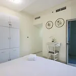 Livbnb-3B With Marina Views, Near Beach & Marina Mall