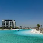 Stunning Central 2Br Lagoon View & Private Beach