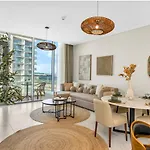 Stunning Central 2Br Lagoon View & Private Beach