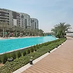 Skyline Vista 3-Bedroom Haven With Lagoon Retreat