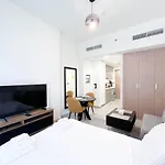 Urban Charm Studio With Balcony In Azizi Riviera
