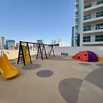 First Class 2Br Sleek Urban Oasis