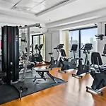 Upscale Studio Apartment In Goldcrest Views