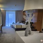 Holistay Luxury Homes - Burj Khalifa View - Direct Access Dubai Mall