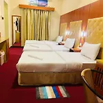 OYO 271 Parasol Hotel