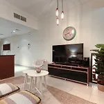 One Perfect Stay - 8 Boulevard