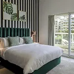 One Perfect Stay - Jumeirah Heights