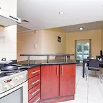 Oyo Home 163 Discovery Garden City View