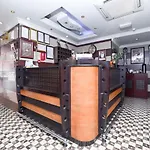 Oyo 159 Sports Piaza Hotel