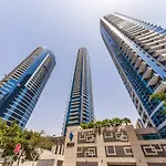 Bay Central Apartment, Dubai Marina By Deluxe Holiday Homes