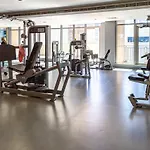 Quintessential Quarters - Ultra-Modern And Spacious Aparment