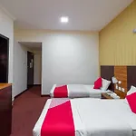 Central Paris Hotel, Baniyas Square