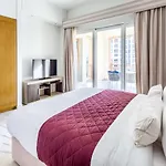 Frank Porter - Marina Residence 5