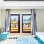 Lux - The Dubai Paradise Palace