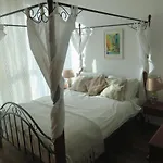 Studio Apartment - Skycourts