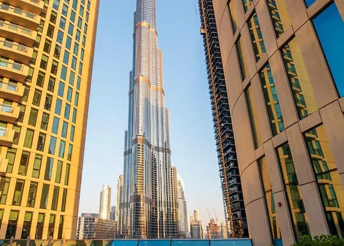 Walk To Dubai Mall 2Br With Skyline View Pool