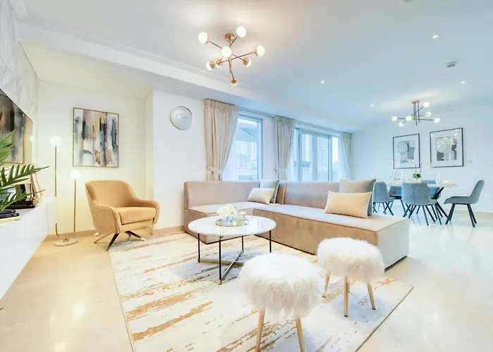 Stunning 1BR in Marina Promenade Dubai Marina by Deluxe Holiday Homes