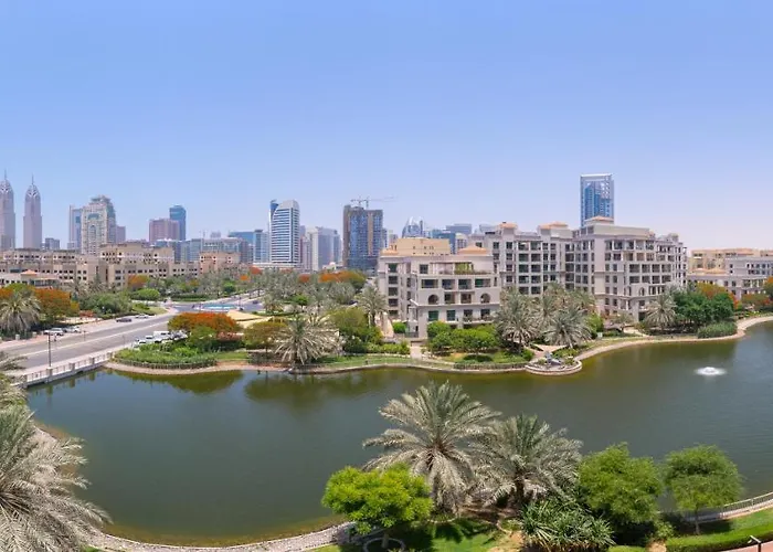 Rh - Beautiful Canal View, Sleek & Spacious Studio, Central Location