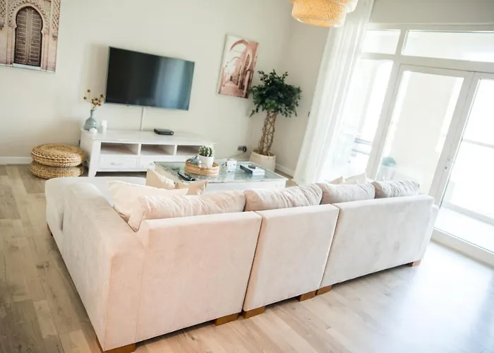 2Br On Palm Jumeirah Shoreline 15 - With Beach Access & A Complimentary Golf