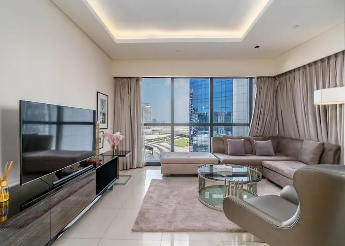Splendid 2-Bedroom Apartment In Paramount Towers