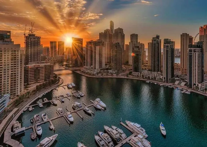 Private Gorgeous Room With Marina View With Shared Kitchen In Shared Apartment