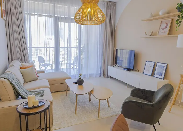 Art-Inspired Apartment Amidst Downtown Dubai