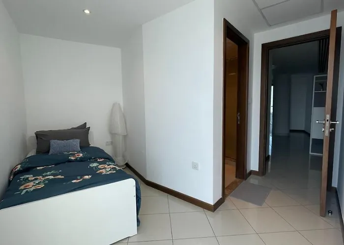 Luxurious Single Room- Olive