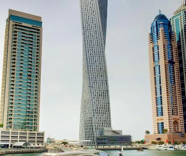 Large 2 Bedroom, Pool And Gym Access, Cayan Tower