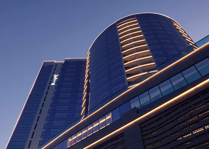 Radisson Blu Hotel, Dubai Waterfront