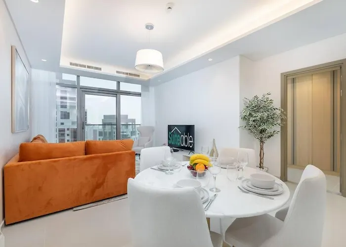 Opulent Hollywood Styled Flat In Paramount Tower