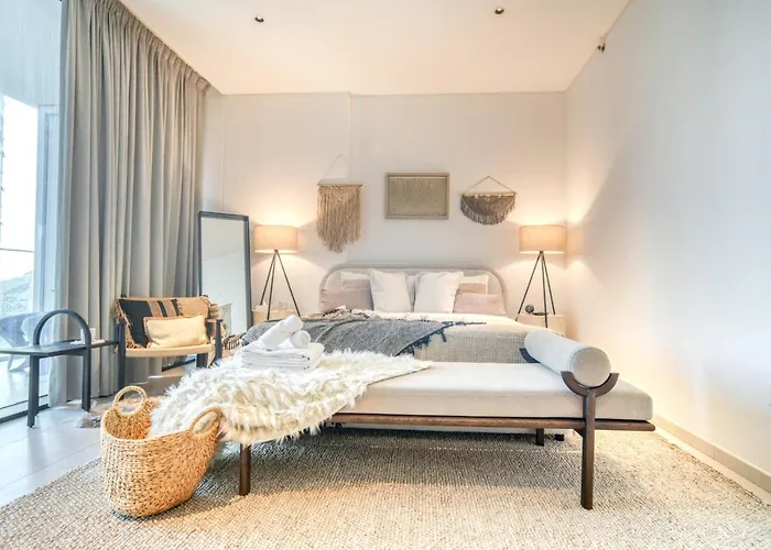 Marquise Square, Business Bay Dubai - Mint Stay