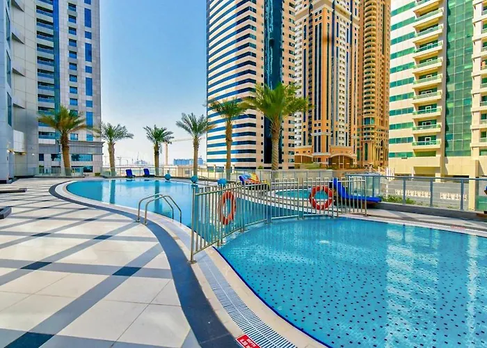 Higuests - Luxurious High-Rise Apartment With Stunning Views