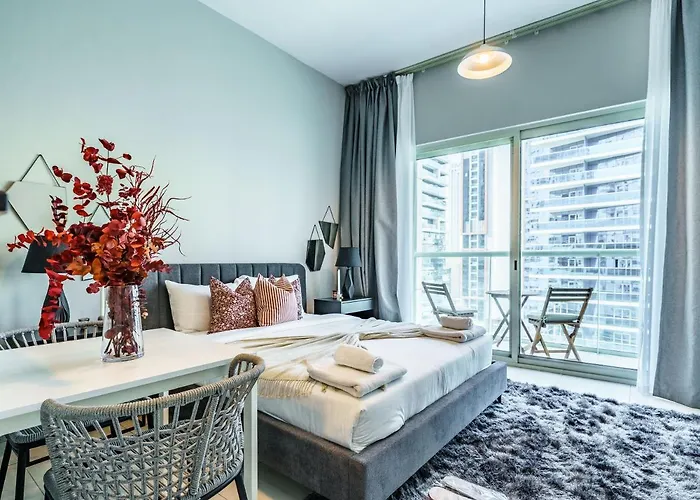 Sweeping Marina View Studio Near The Metro Station