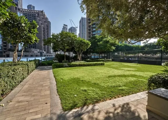 Magnificent New 3 Bedroom With Stunning View To Burj Khalifa & Fountain View