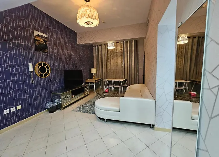 Freshlook 2 Bhk In Marina 707