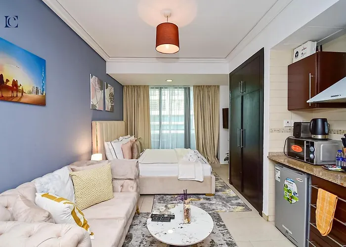 Well-kept Furnished Studio in Jumeirah Lake Towers - CHR