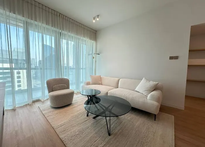 Rh-1Br Getaway In Downtown\'S Most Desirable Locale
