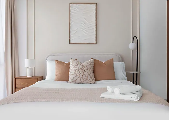 Silkhaus Elegant Studio Near Silicon Central Mall