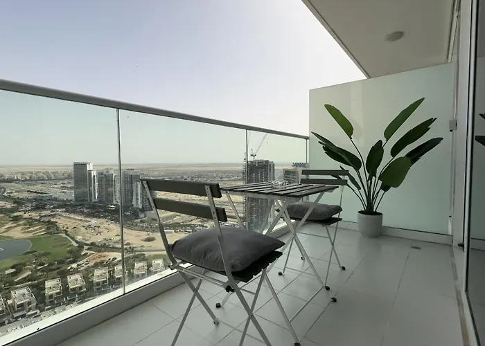Easygo - Carson Tower C Damac Hills Studio