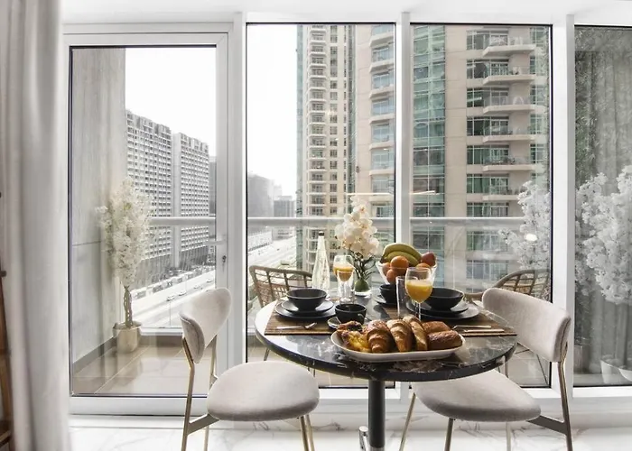 First Class Cozy & Central Studio Burj, Metro, Mall Nearby
