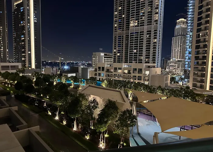 Creek Harbour Retreat: Luxurious 2-Br Apartment