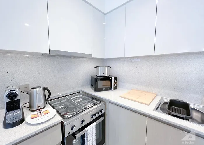 Luxury Burj Royale Modern Apt With Balcony