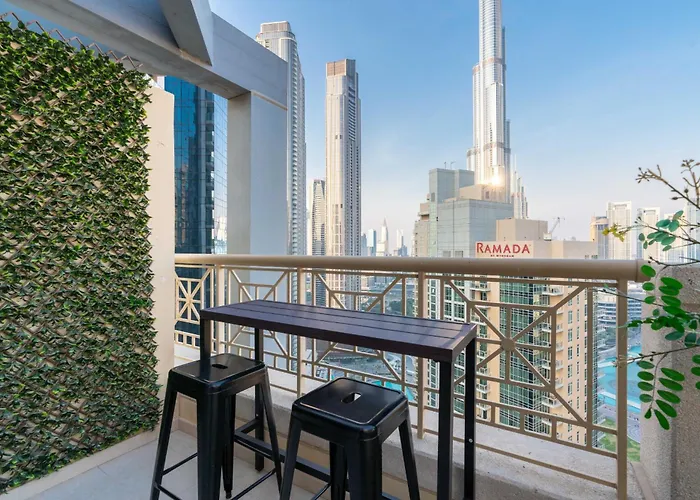 Luxury 2Br Downtown Apt With Burj Khalifa Views