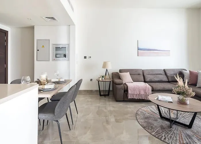 Frank Porter - Majestique Residence 2